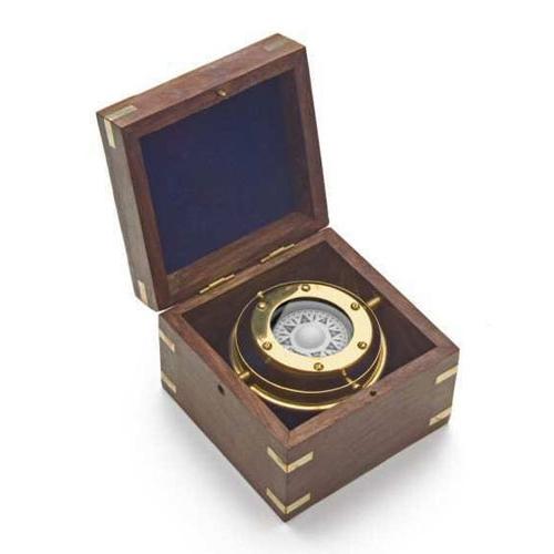 Gimbaled navtični kompas